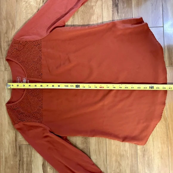 Van Heusen Lace Tunic Top - Size M - Picture 6 of 6